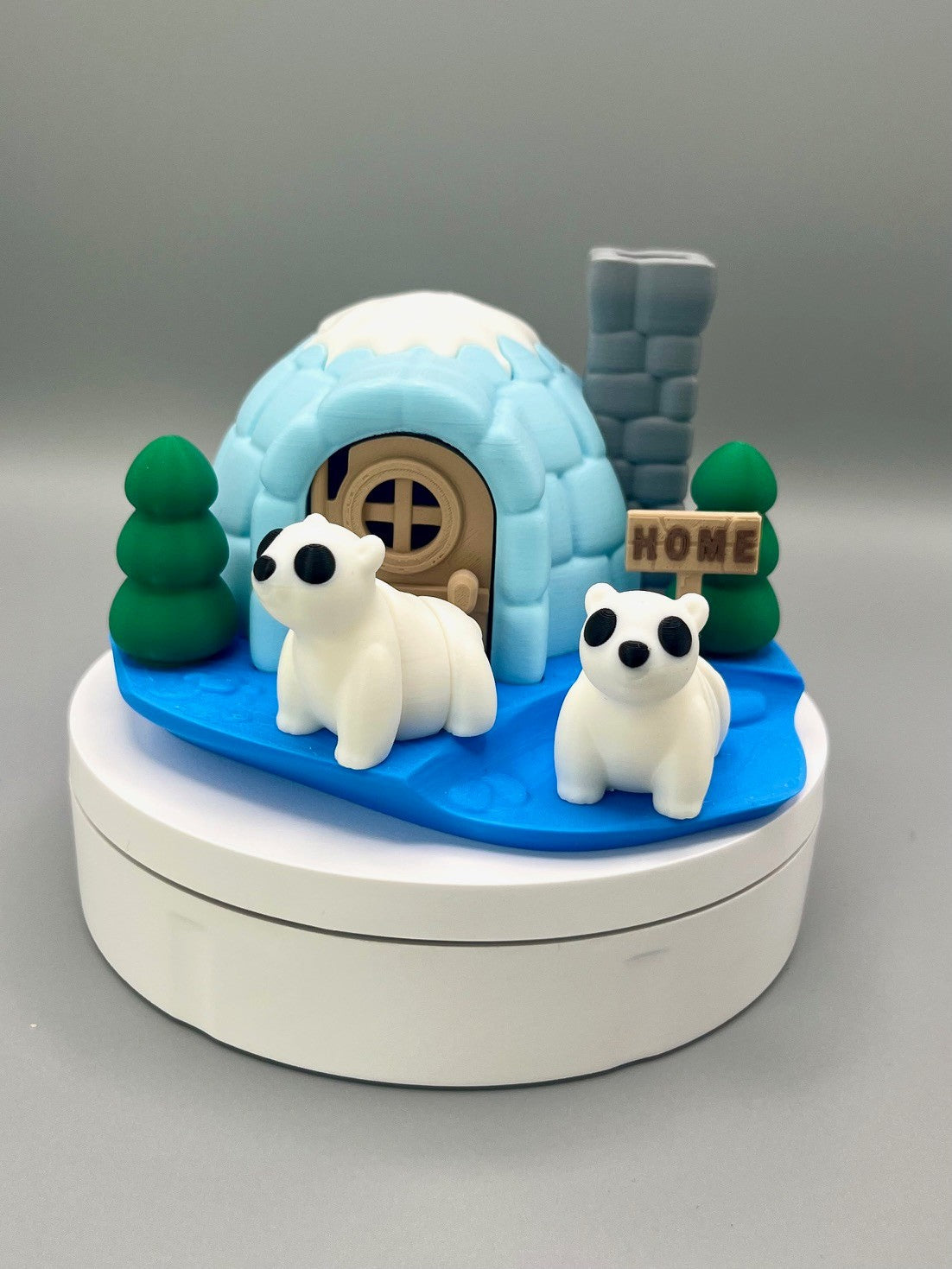 Polar Bear House with 2 Polar Bear Minis